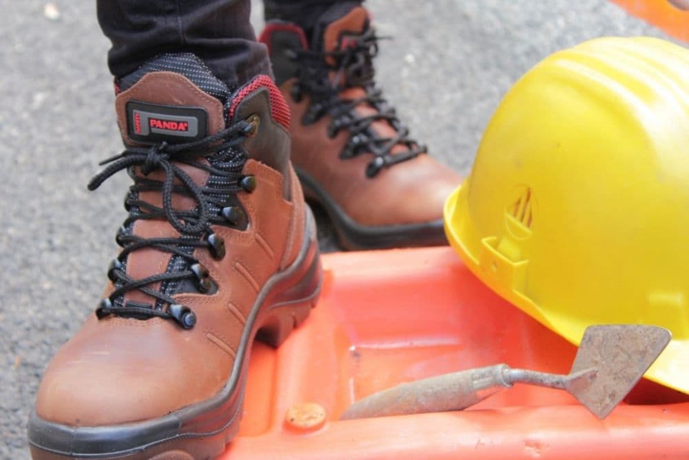  Lightweight Safety Shoes In Malaysia + India 