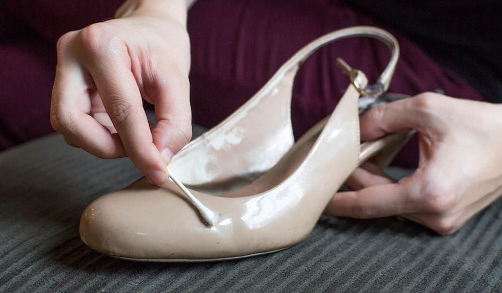  how to remove scuff marks off patent leather shoes 