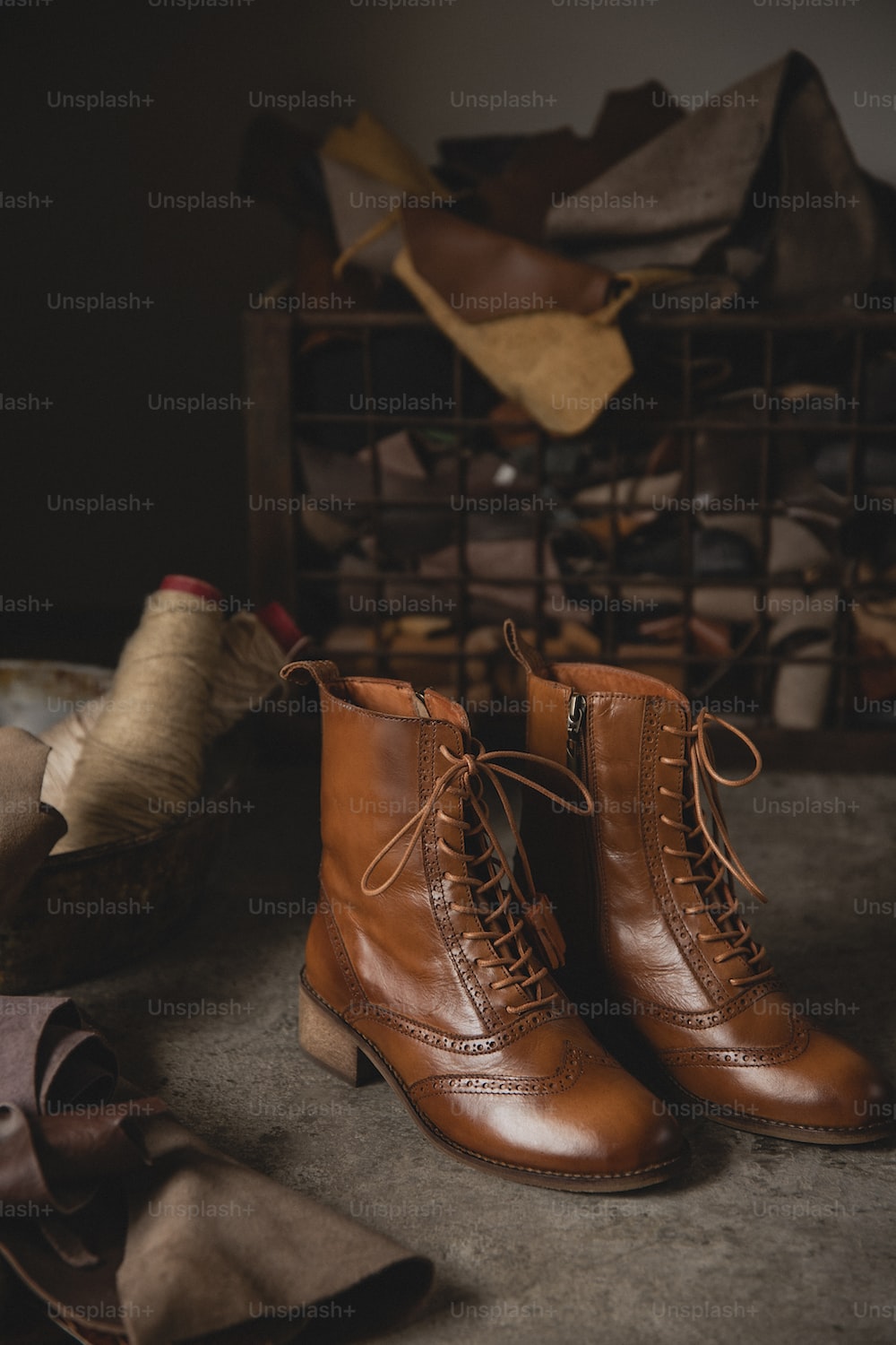 Leather shoes price + major production distribution of the factory